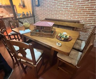 Conjunto mesa y sillas  Comedor bodega