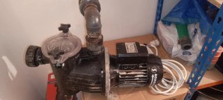 Bombas de agua y motosierra