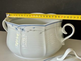 🇩🇪 Sopera porcelana con decorado floral