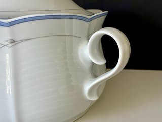 🇩🇪 Sopera porcelana con decorado floral