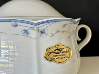 🇩🇪 Sopera porcelana con decorado floral