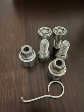 TORNILLOS ANTIRROBO VW GOLF AUDI SEAT VW T4T5 T6.1