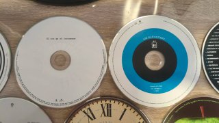 Megalote 19 CDs / DVDs Rock y Pop (Solo Discos)