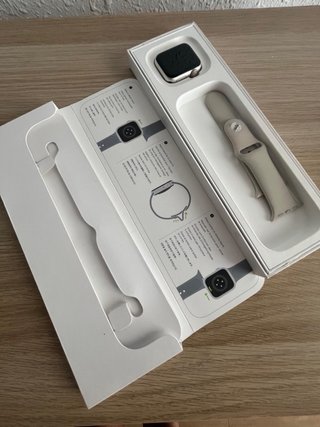 Apple Watch SE (2023) Beige/Plata