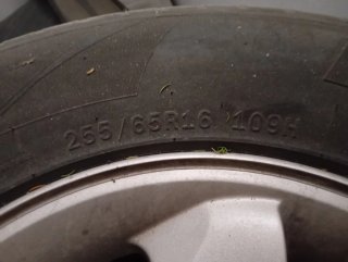 5 llantas y neumáticos  Hyundai Terracan