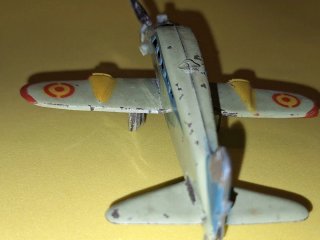Avión de hojalata antiguo años 40
