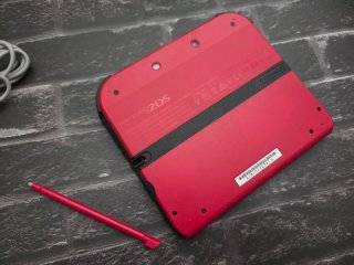 Consola Nintendo 2DS Red/black
