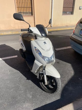 Moto Scooter nrf y  Peugeot