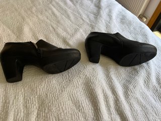 Botines piel negros talla 38 (un uso) España