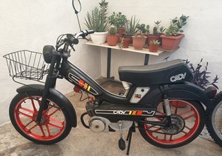 Ciclomotor Mobylette Cady Negro y Rojo