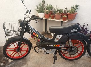Ciclomotor Mobylette Cady Negro y Rojo