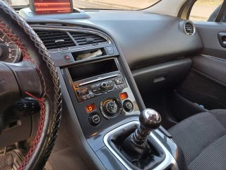 Peugeot 5008 2010