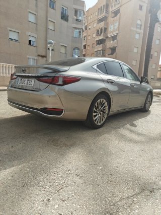 Lexus ES 2018