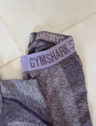 Conjunto deportivo Gymshark gris y morado Talla S
