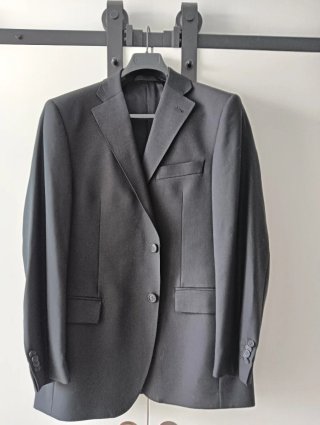 Traje de hombre negro