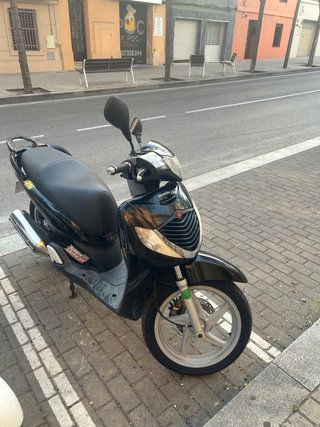 Moto Scooter Negra Automática