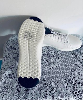 Zapatillas Cole Haan ,piel .Talla 44 Blancas 130€