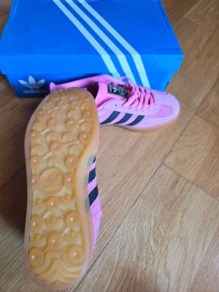 Adidas Zapatillas Rosa y Morado preciosos