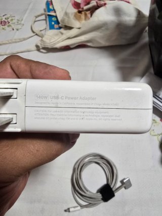 Adaptador Magsafe 140W Apple usado y cable magsafe