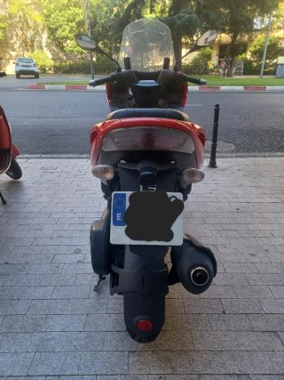 Gilera Nexus 300 Maxi Scooter Roja