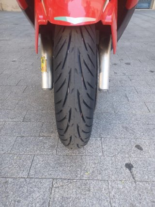 Gilera Nexus 300 Maxi Scooter Roja