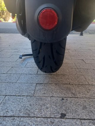 Gilera Nexus 300 Maxi Scooter Roja