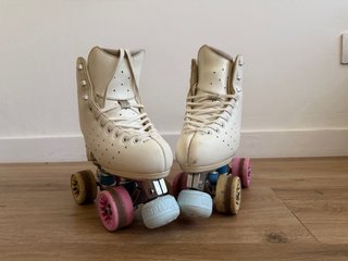 Patines de artístico blancos