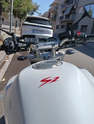 Yamaha FZ6 Naked Blanca y Negra
