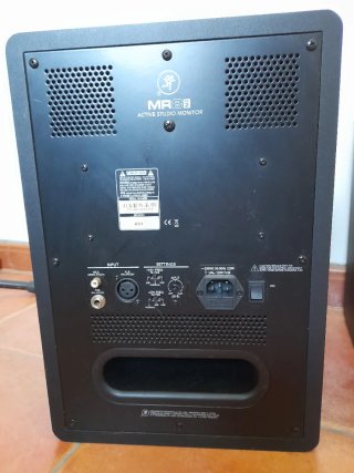 Altavoces Mackie Negros