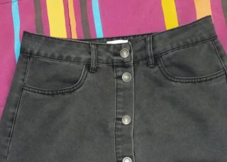 Falda vaquera ONLY negra y azul