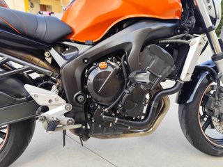 Yamaha FZ6-N Naranja y Negra