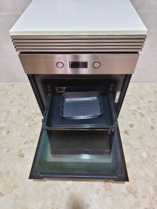 Horno marca TEKA con mueble de cocina con ruedas