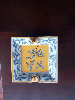 Ceniceros de cerámica con diseño floral
