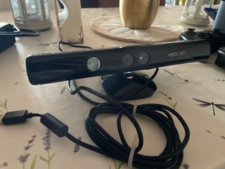 Xbox 360+2 controller+Kinect+10 giochi e accessori