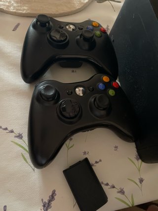 Xbox 360+2 controller+Kinect+10 giochi e accessori