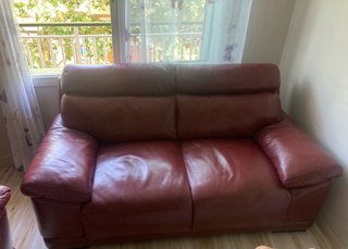 Sofá de piel rojo 2 y 3 plazas casi nuevo