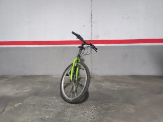 Bicicleta de montaña negra y verde 24 pulgadas
