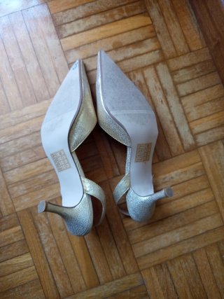 Zapatos dorados MENBUR