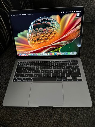 MacBook Air M1 13” 512gb + maletín + ratón apple