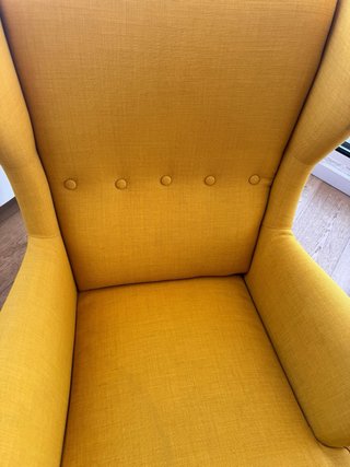 Sillón orejero amarillo IKEA STRANDMON