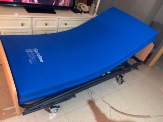 Cama articulada eléctrica Gerialine azul