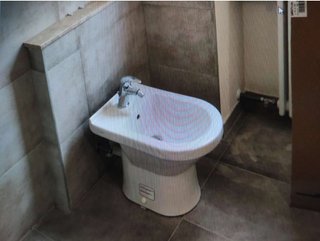 Set arredo bagno grigio e bianco
