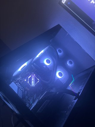 PC Gaming Gigabyte con RGB 5060ti 16gb