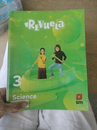 Revuela 3 Primary