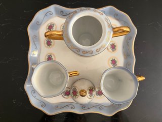 Set caffè porcellana decorato oro