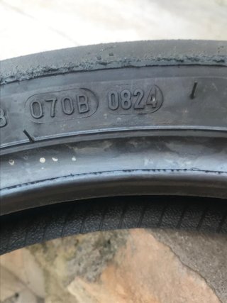 Juego de Neumáticos Pirelli moto 300  Sc1 usados