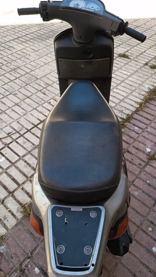 Vespa Clásica (año 2000) – ¡Lista para rodar!