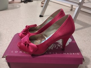 Zapatos tacón ceremonia rosa fucsia talla 35