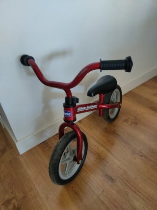 Bicicleta de equilibrio roja Chicco