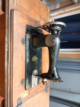 Máquina de coser Singer antigua